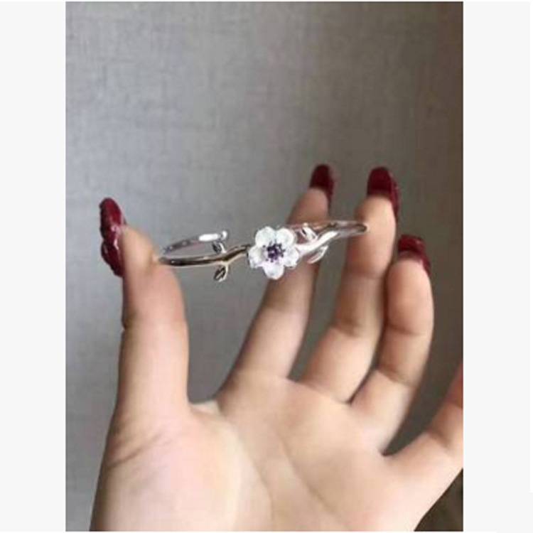 Floral silver jewelry for women